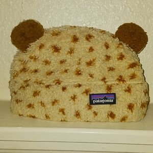 Patagonia toddler hat.